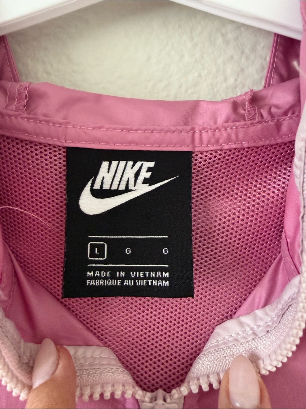 Nike Women’s Pink and Light Pink Colorblock windbreaker Jacket - Picture 2 of 6